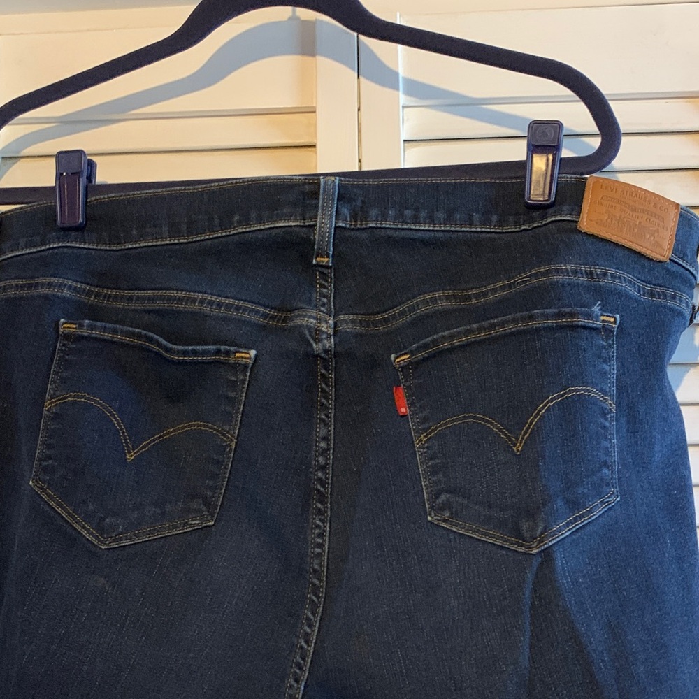 Women’s Dark Blue Levi Jeans - Picture 3 of 6